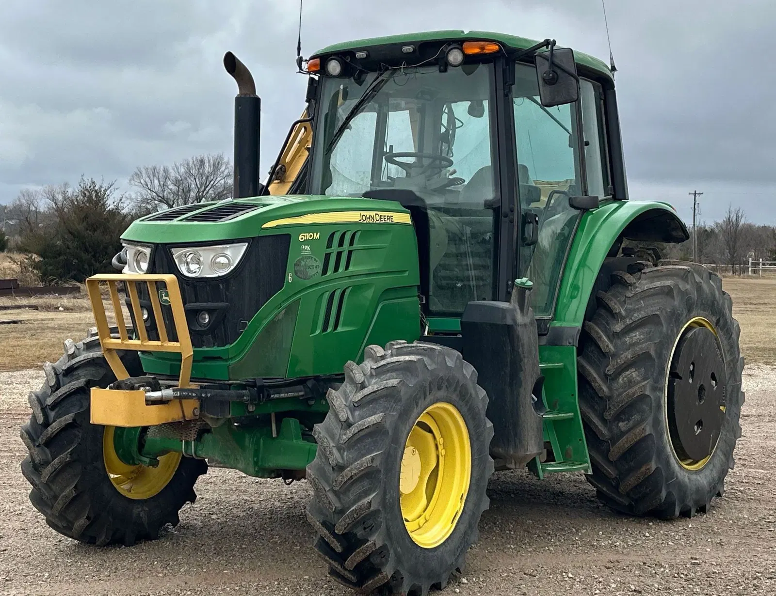 2017 John Deere 6110M