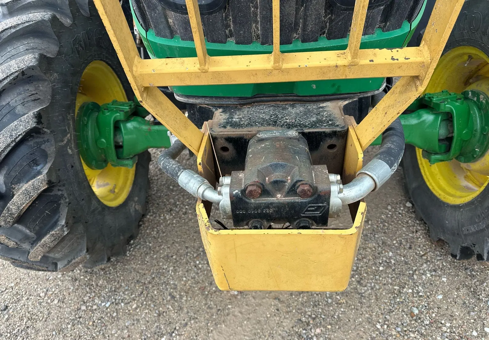 2017 John Deere 6110M