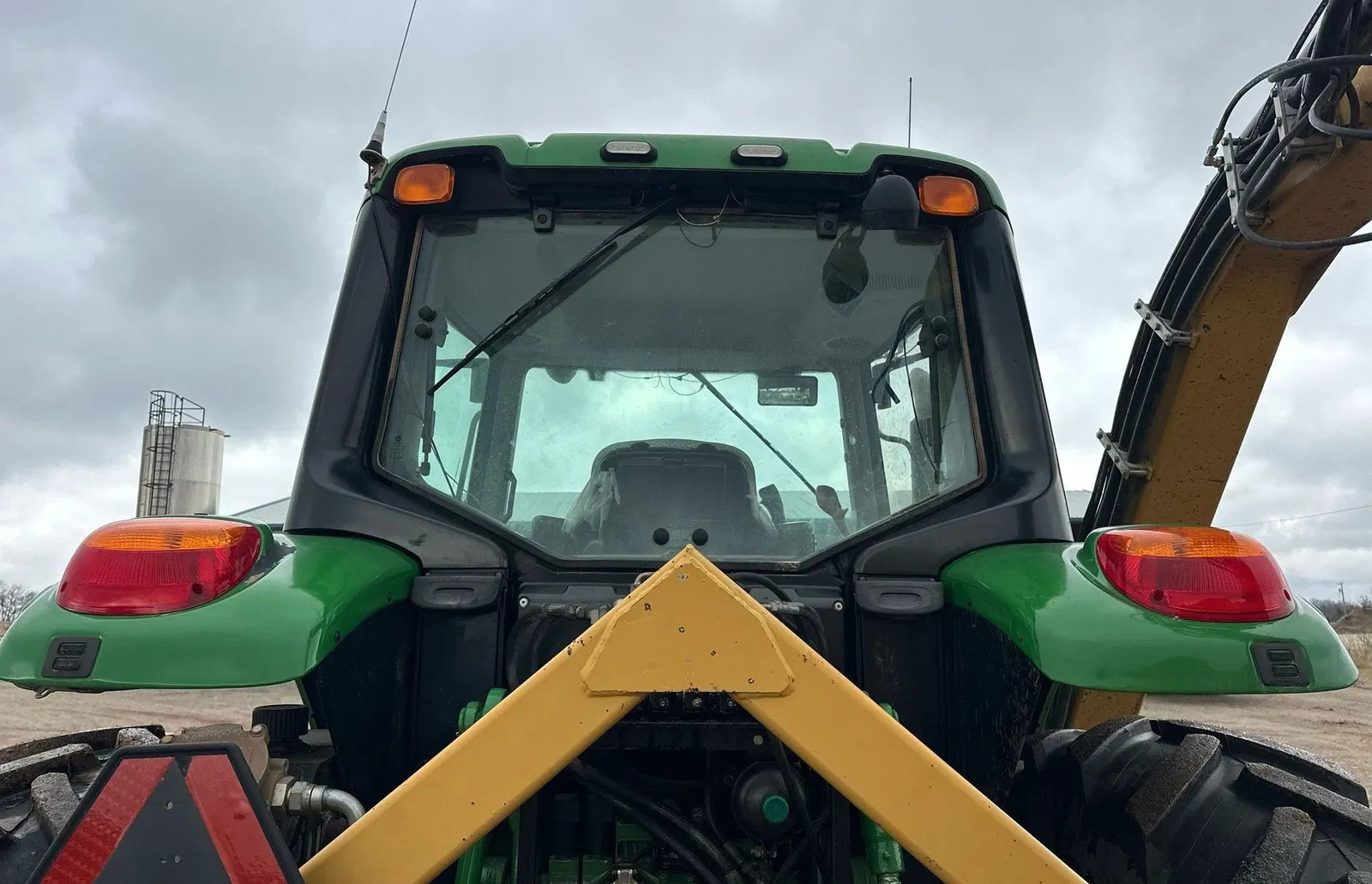 2017 John Deere 6110M
