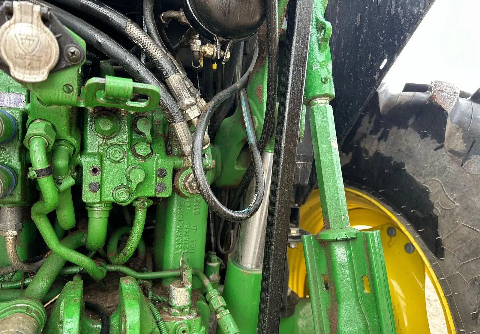 2017 John Deere 6110M