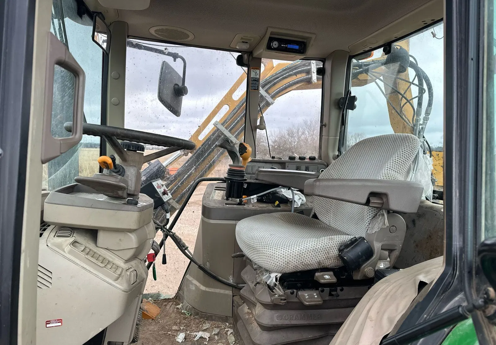2017 John Deere 6110M
