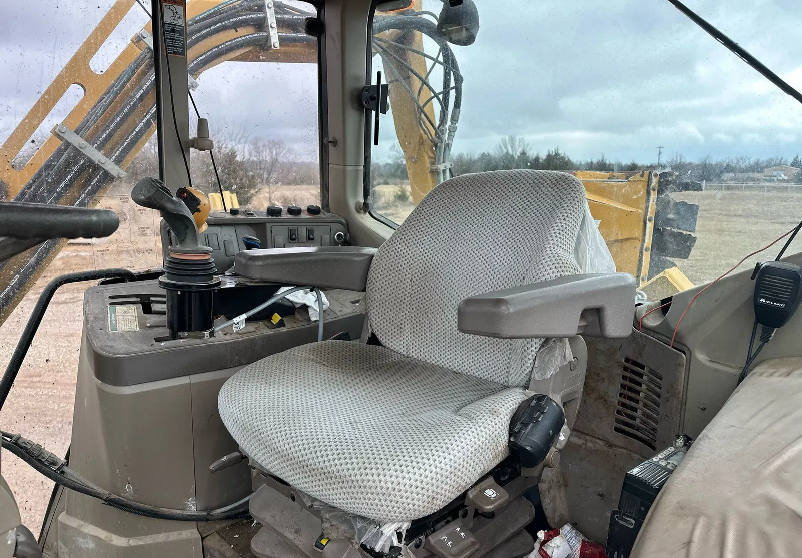 2017 John Deere 6110M