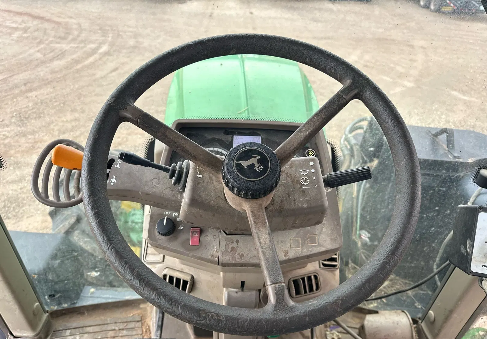 2017 John Deere 6110M