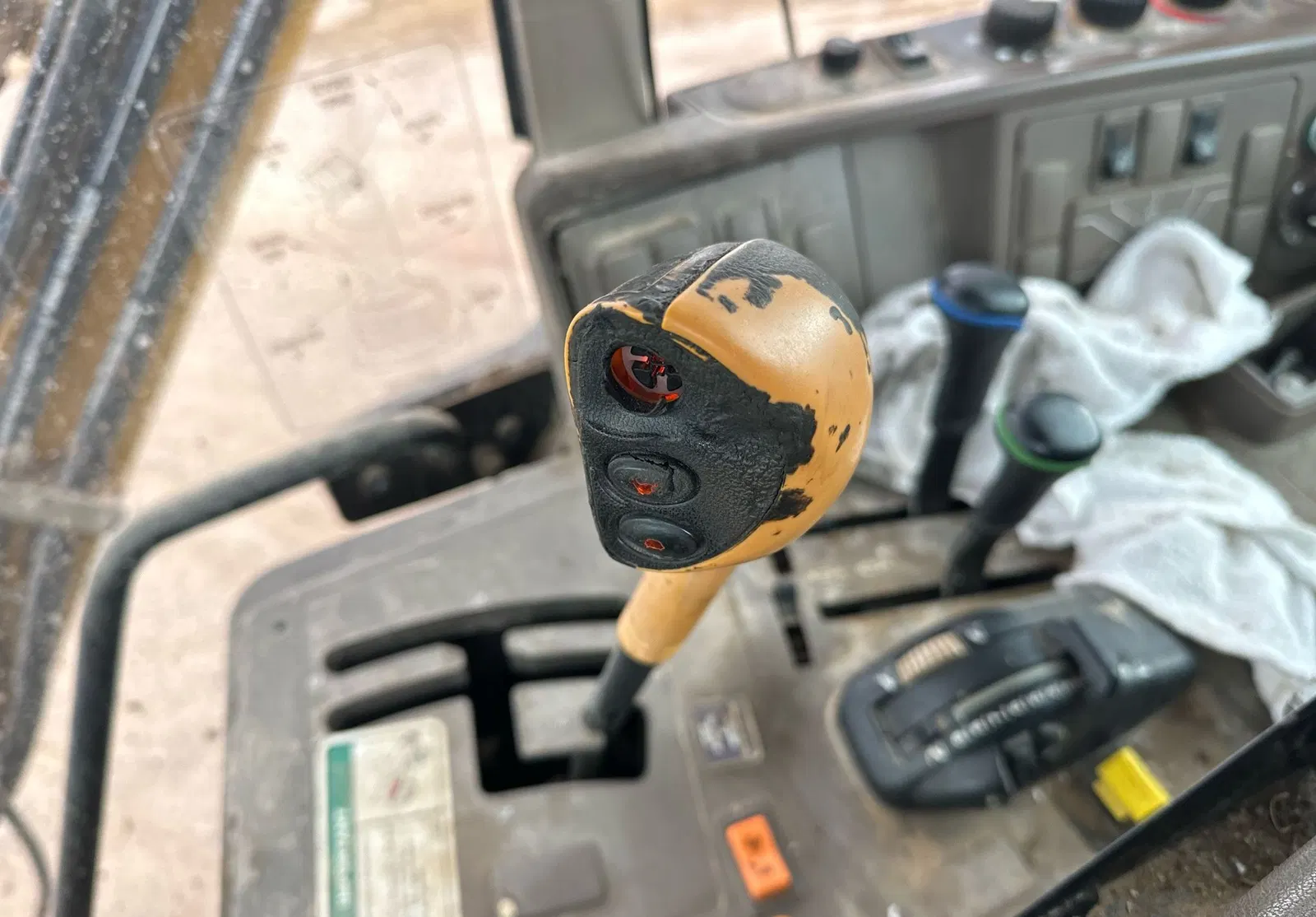 2017 John Deere 6110M