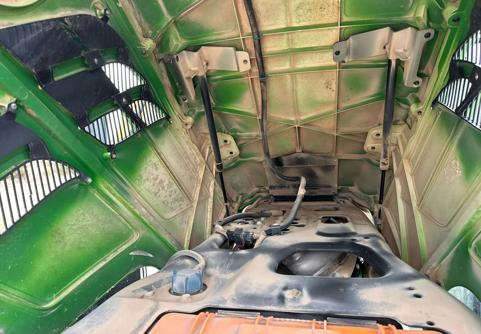 2017 John Deere 6110M