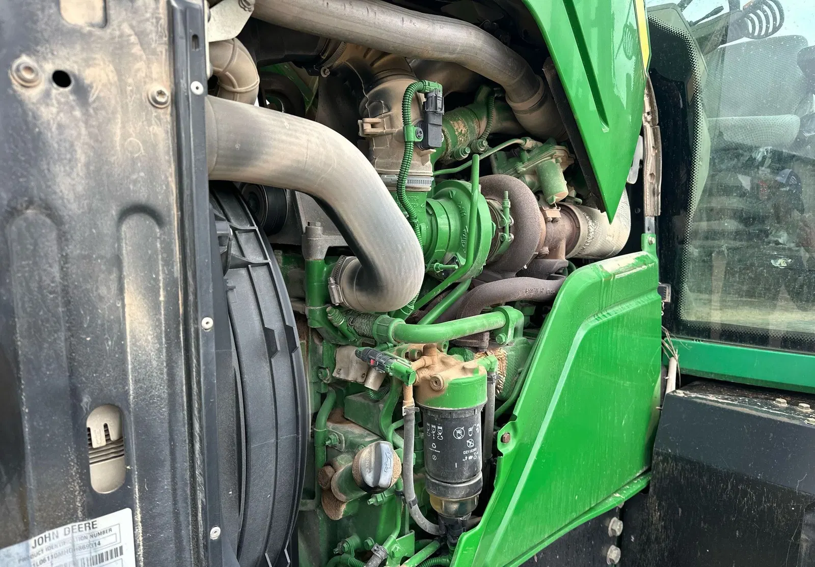 2017 John Deere 6110M