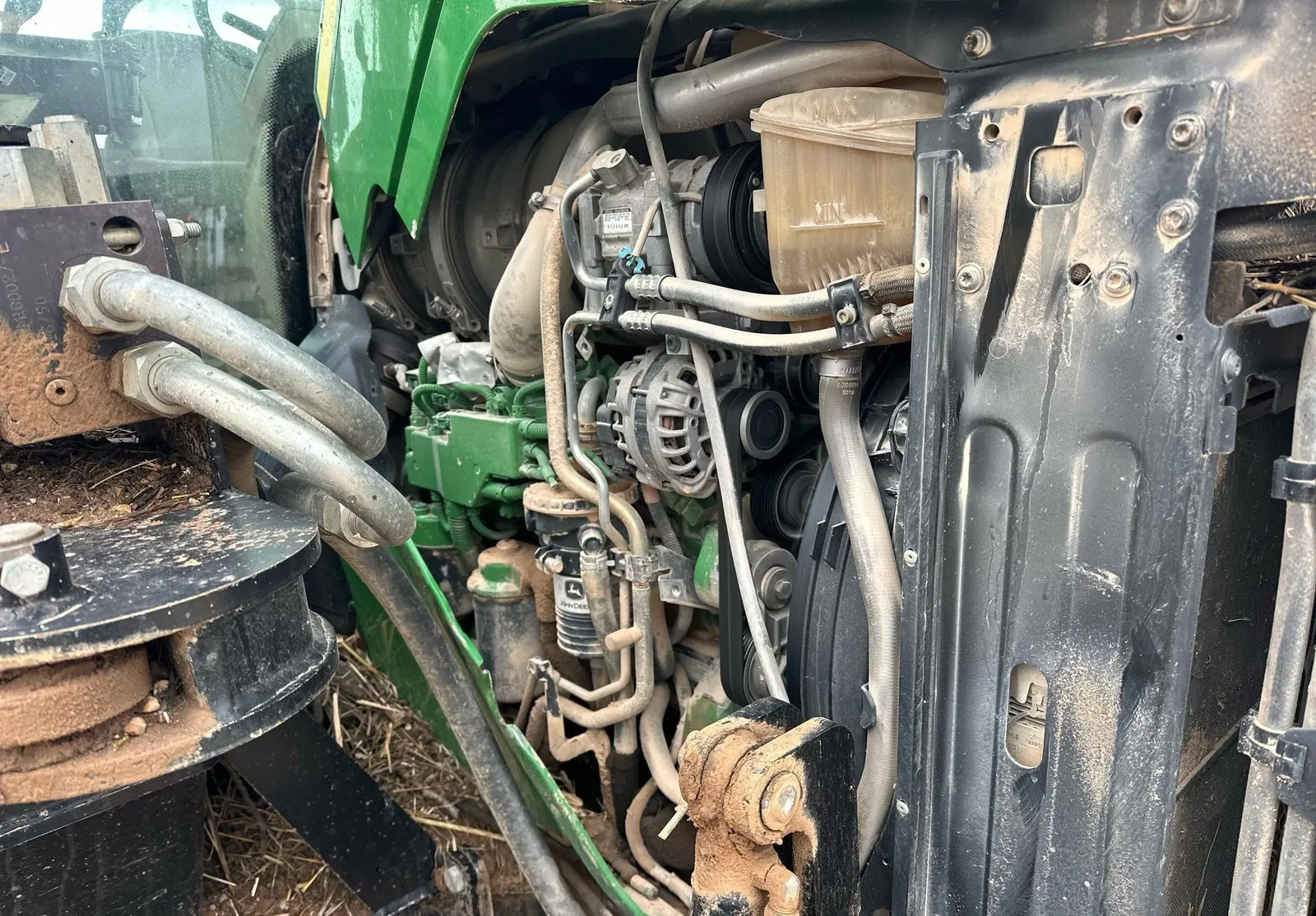 2017 John Deere 6110M