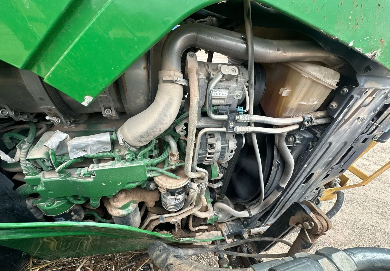 2017 John Deere 6110M