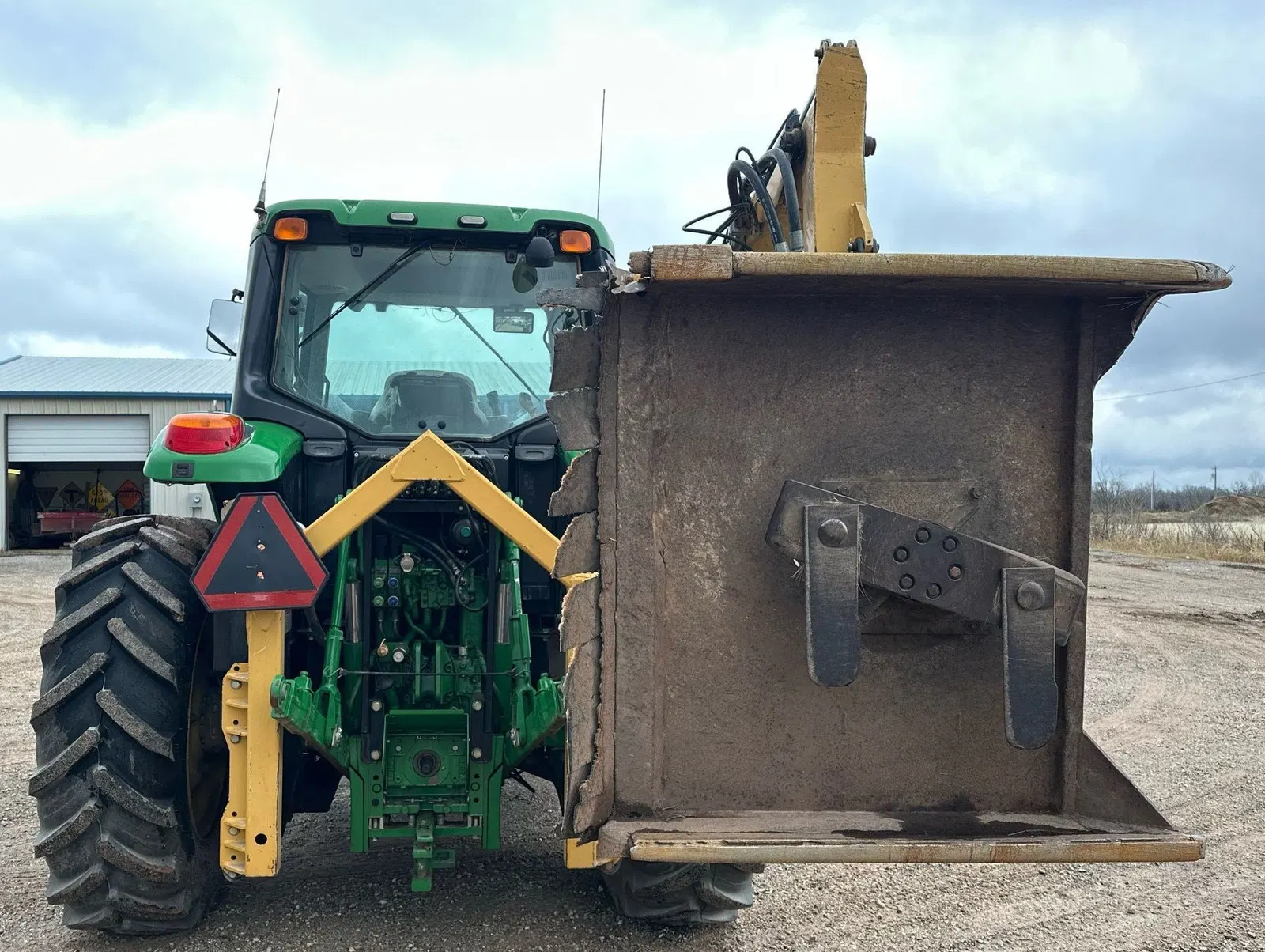 2017 John Deere 6110M