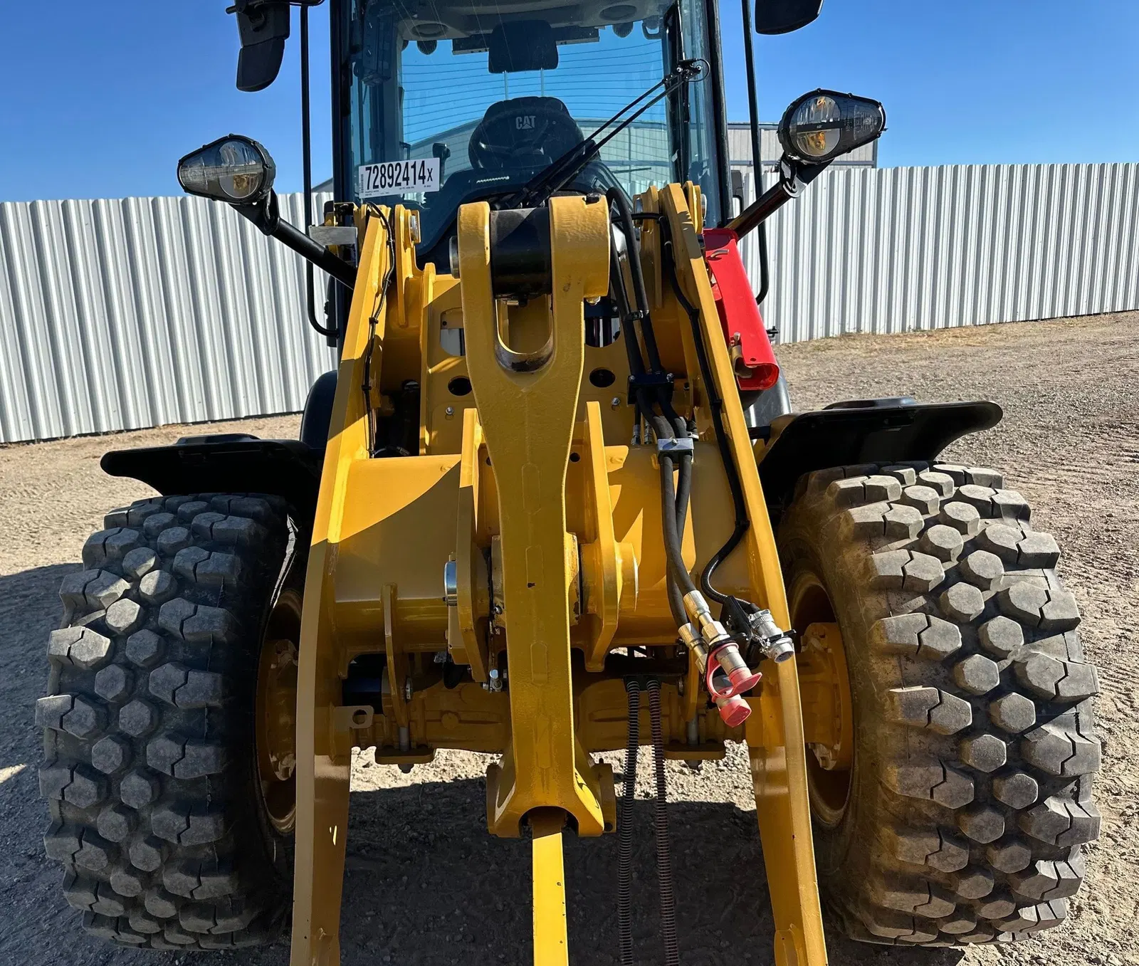 2023 Caterpillar 908