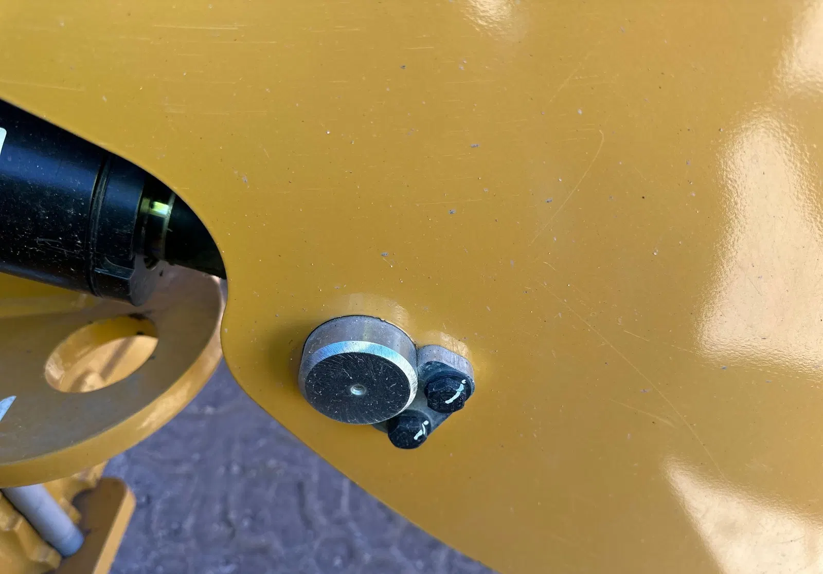 2023 Caterpillar 908