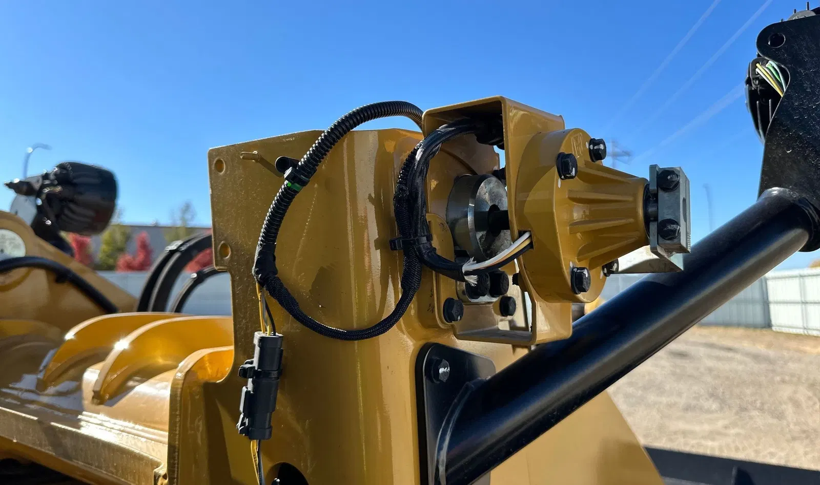 2023 Caterpillar 908