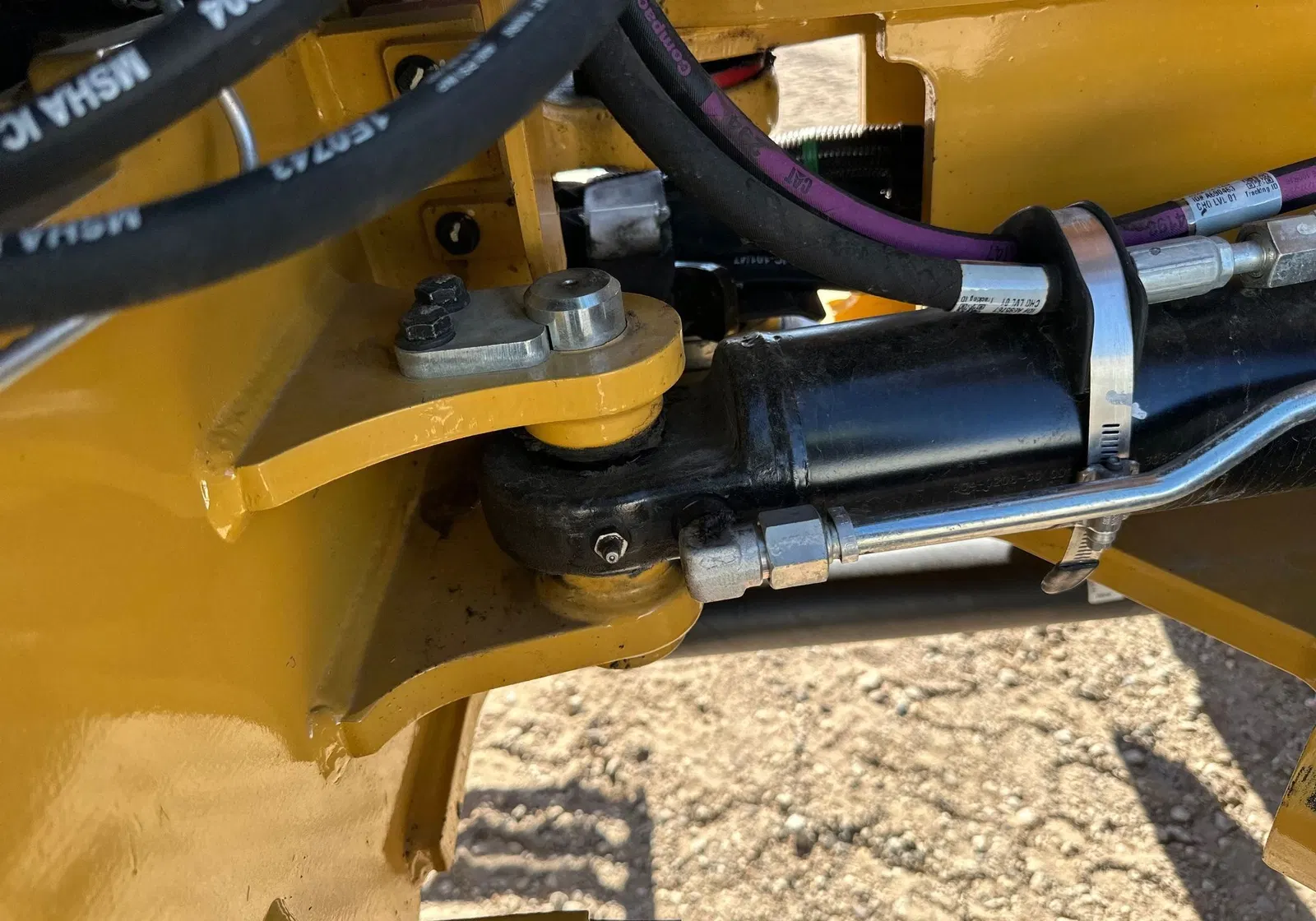 2023 Caterpillar 908
