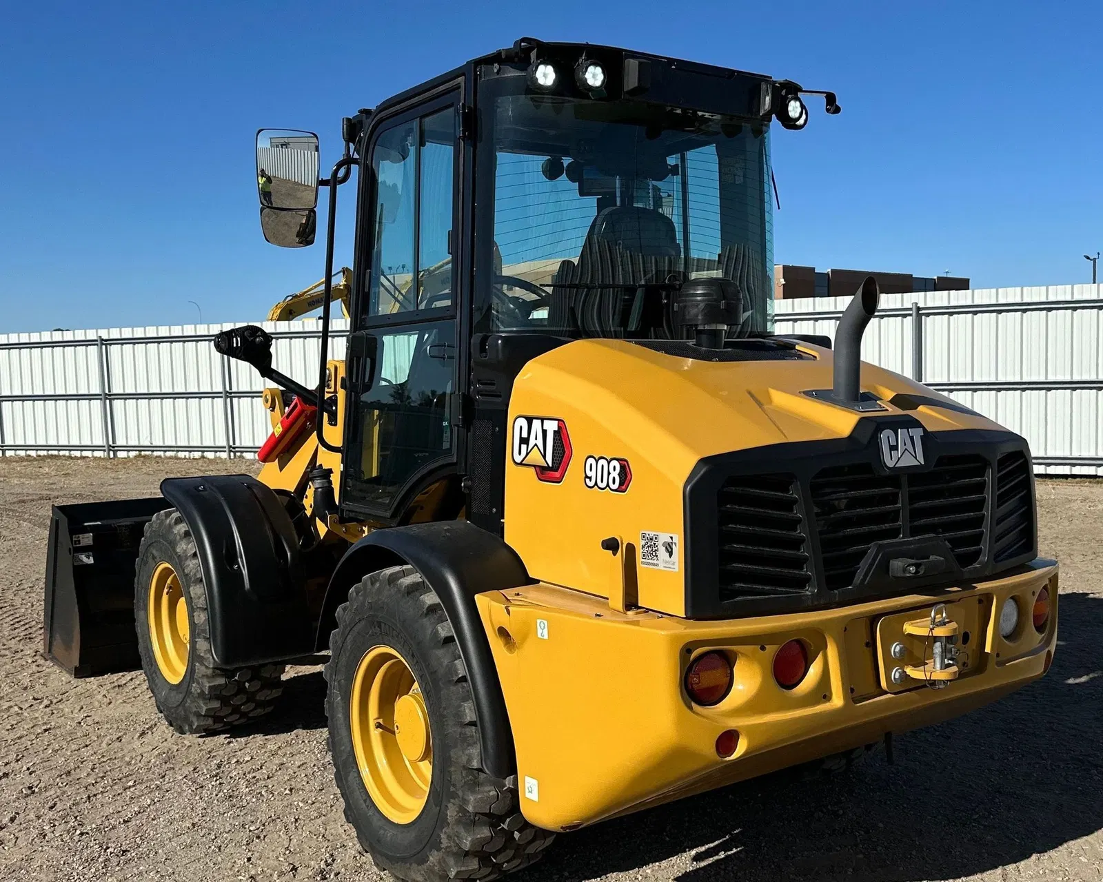 2023 Caterpillar 908