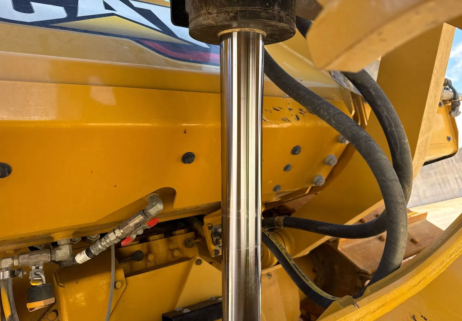 2023 Caterpillar D6