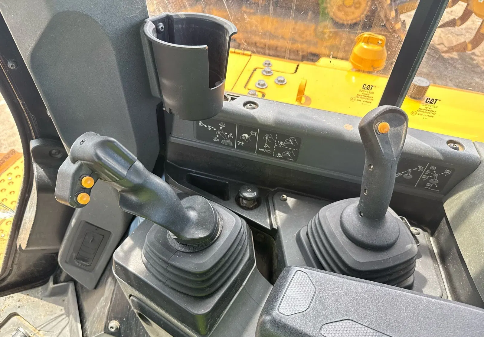 2023 Caterpillar D6