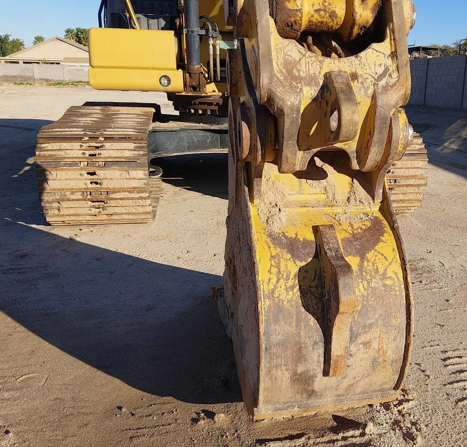 2022 Caterpillar 320