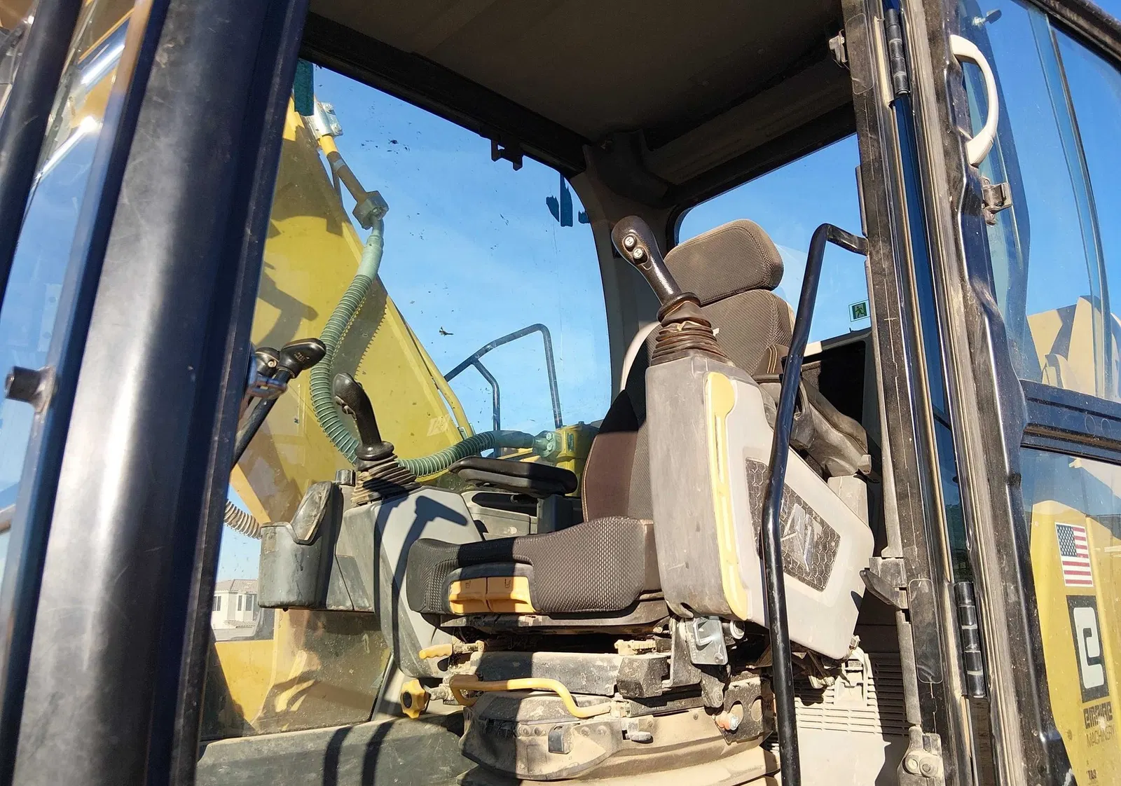 2022 Caterpillar 320