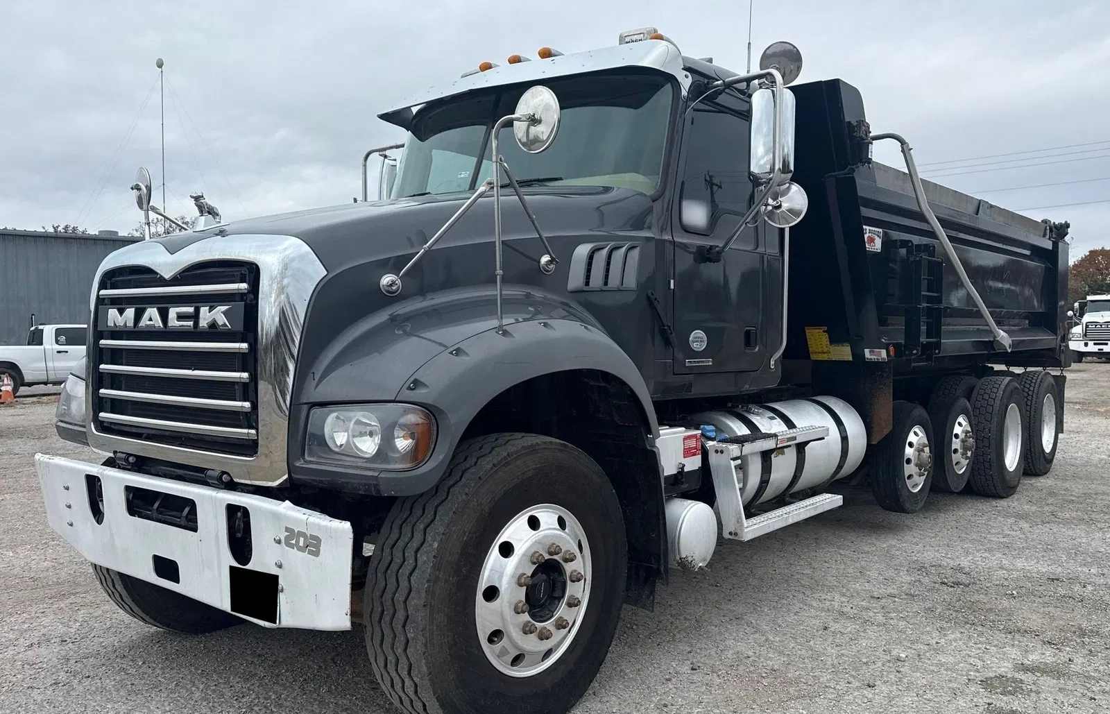 2023 Mack Granite