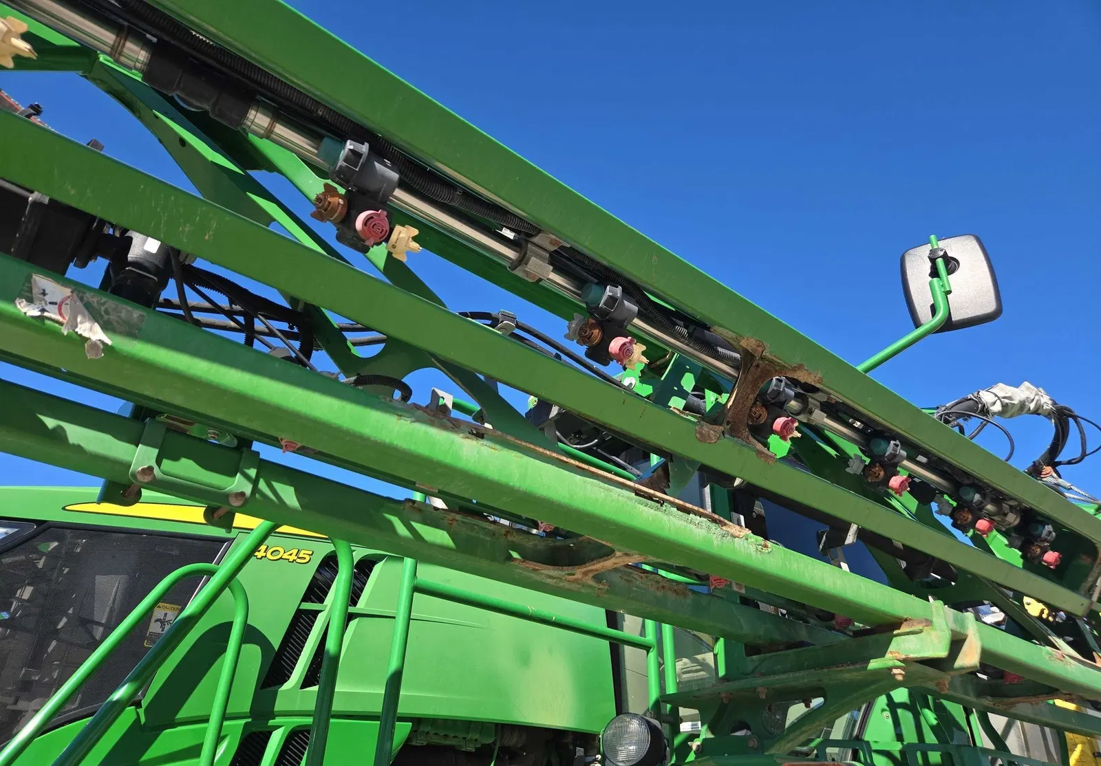 2016 John Deere R4045