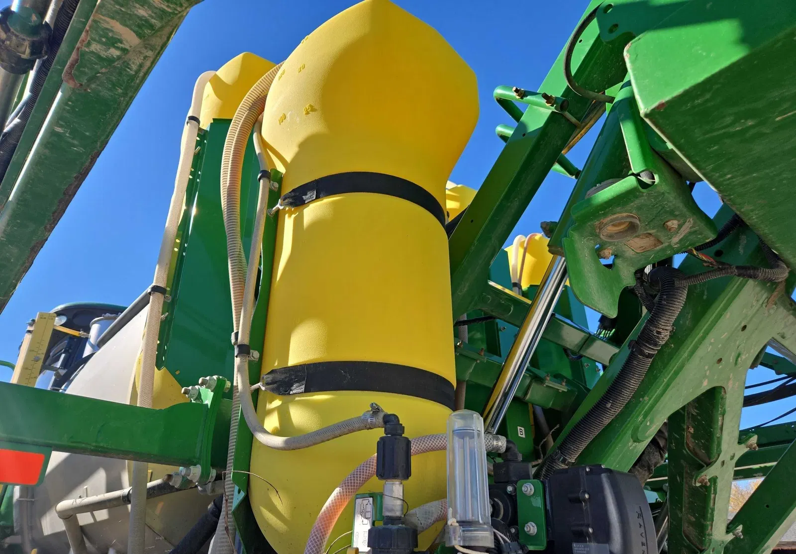 2016 John Deere R4045