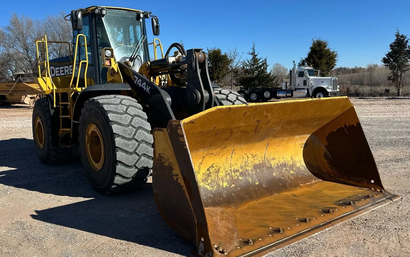2012 John Deere 744K