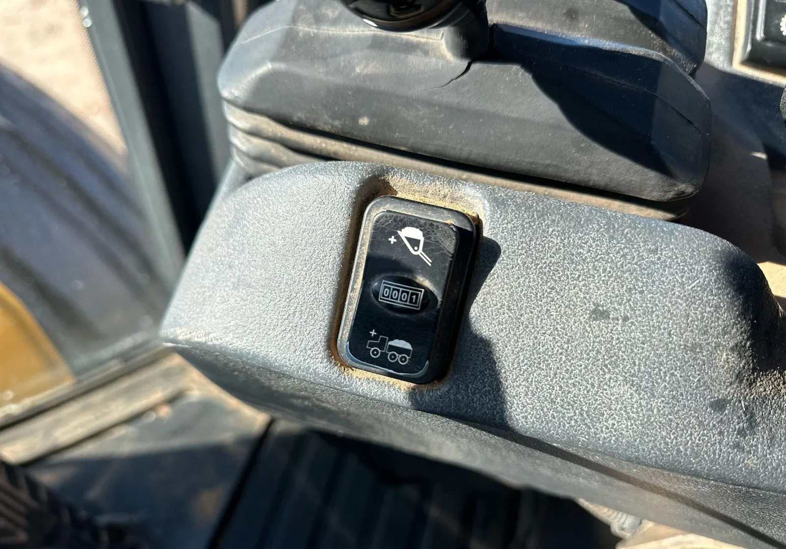 2012 John Deere 744K