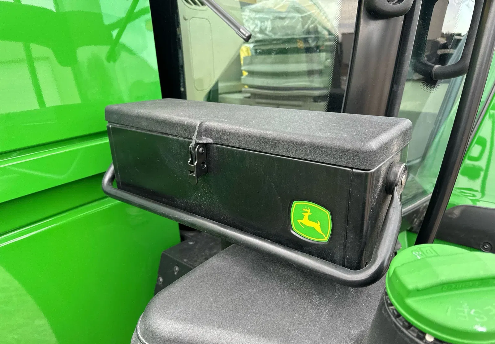 2022 John Deere 6R195