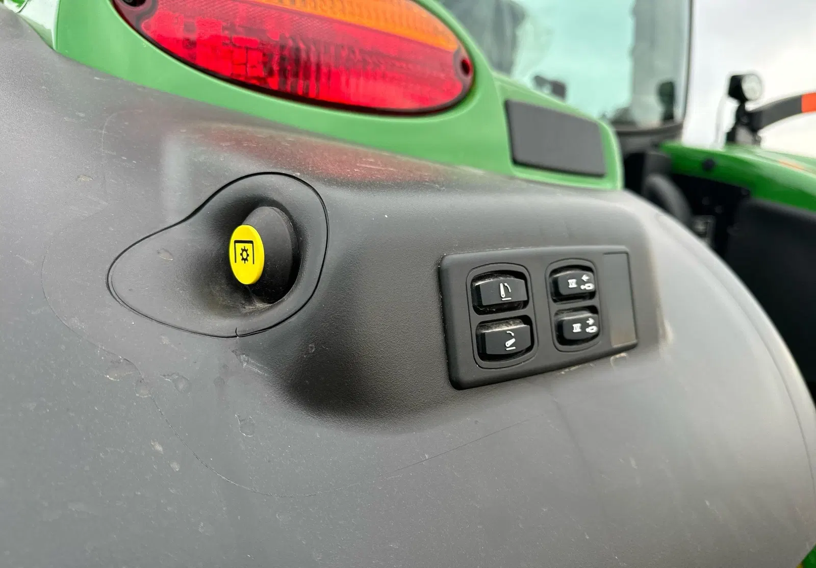 2022 John Deere 6R195