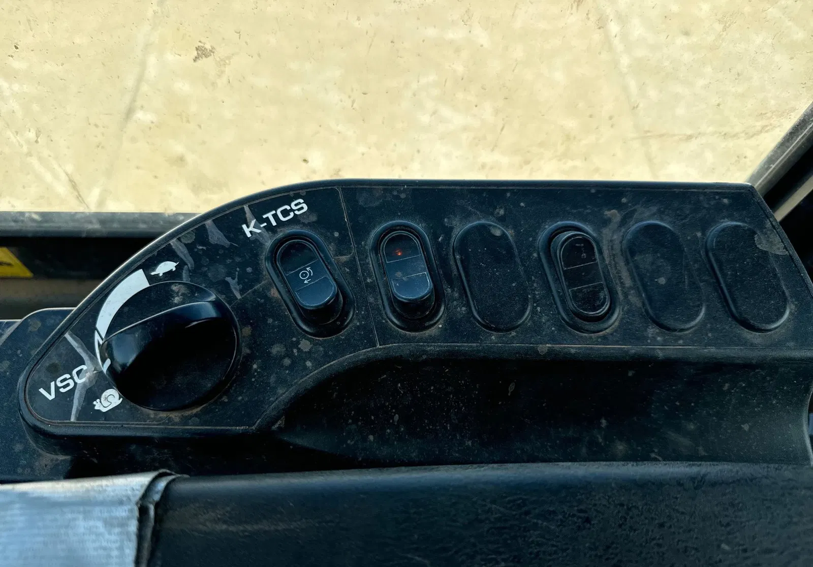 2014 Komatsu WA270-7