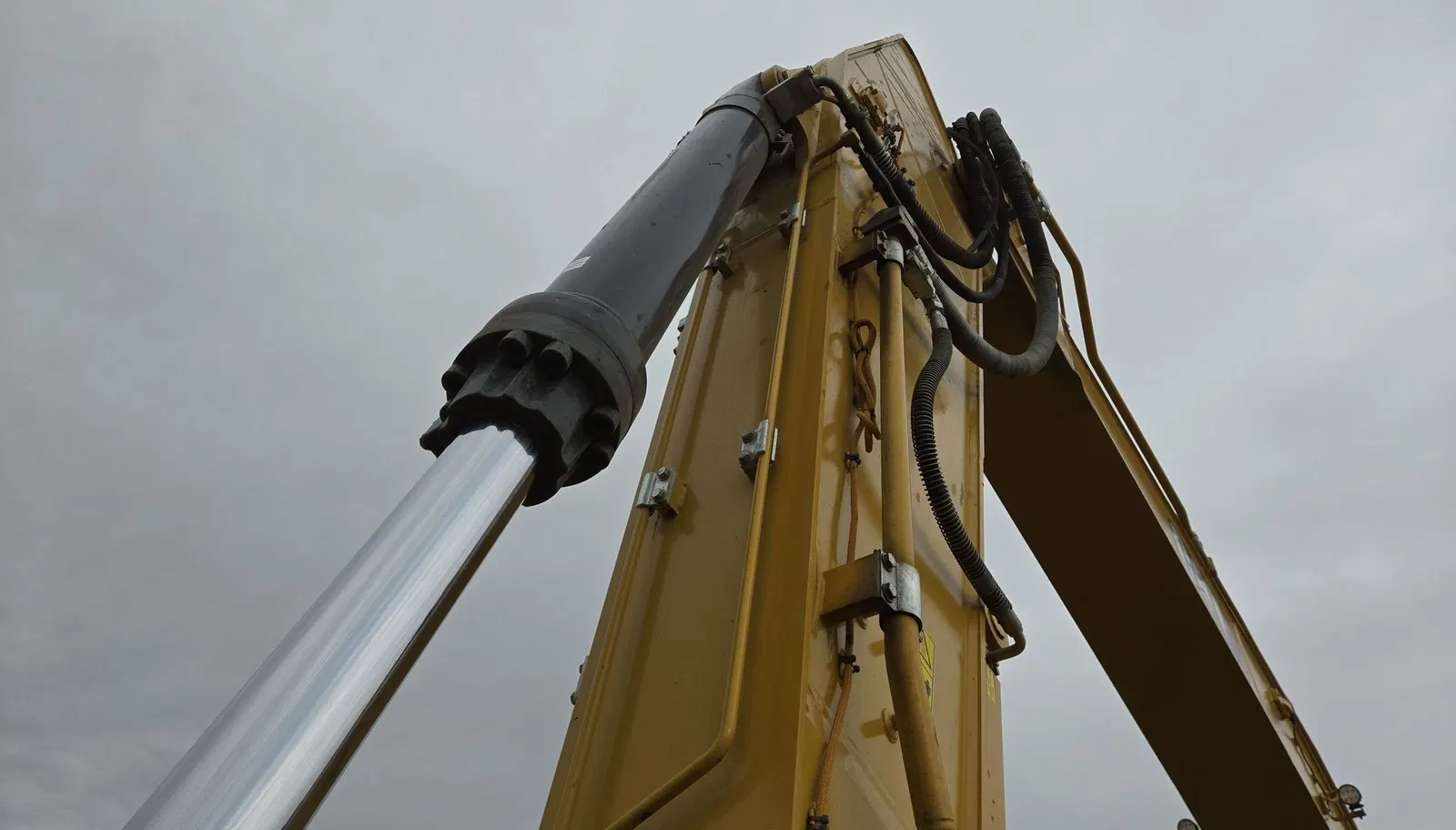 2023 Caterpillar 336