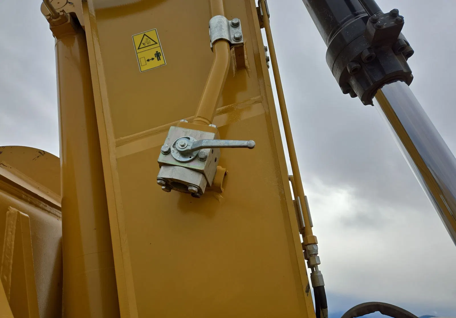 2023 Caterpillar 336